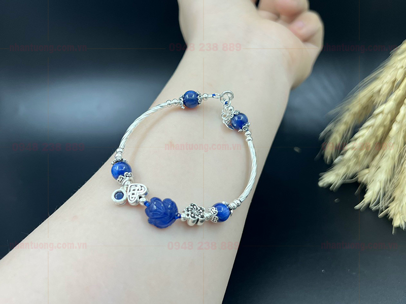 LẮC TAY PHONG THỦY HỒ LY ĐÁ KYANITE